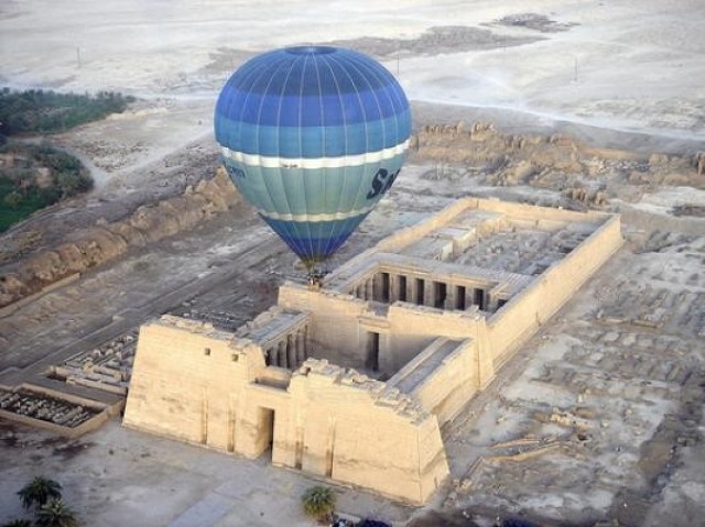 В Луксоре запрещены экскурсии на воздушных шарах