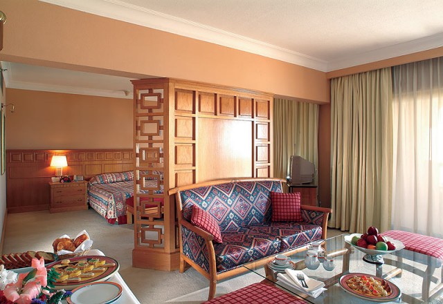 Отель Continetal Resort Hurghada 5*